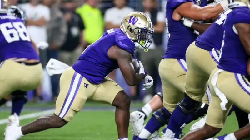 How to Watch Michigan vs Washington: Free Live Stream Options.