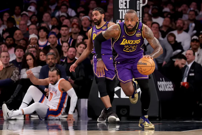 Best Lakers Warriors Picks: Free Predictions from Top Analysts!