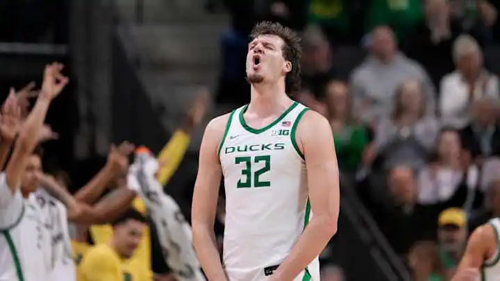 Oregon vs Iowa: Live Score Updates, Highlights & Game Recap.