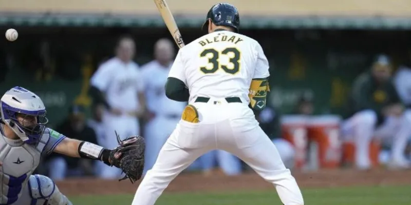 Blue Jays vs Hogan Harris: Will the Offense Dominate?